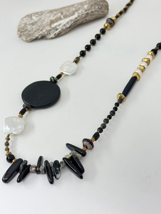 Collier Onix et Perles baroque fait à Montréal Nathalie Laramée Collier Onix et Perles baroque