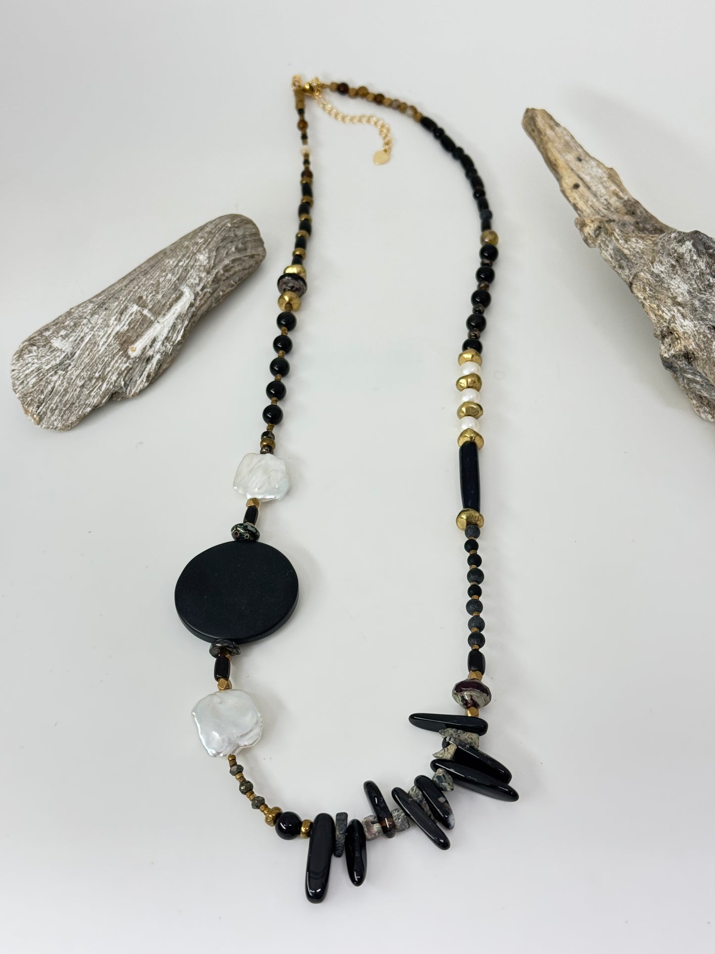 Collier Onix et Perles baroque fait à Montréal Nathalie Laramée Collier Onix et Perles baroque