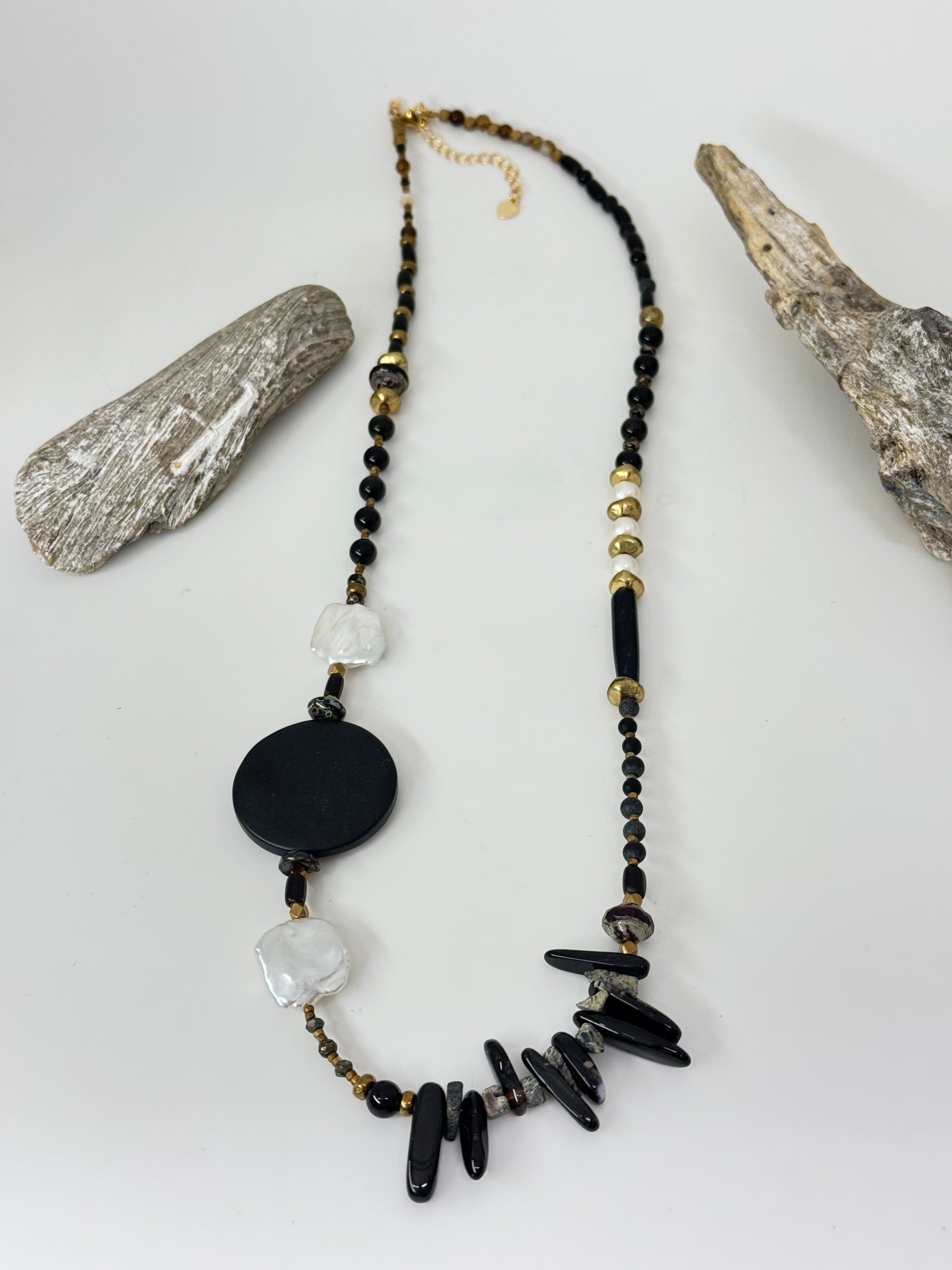 Collier Onix et Perles baroque fait à Montréal Nathalie Laramée Collier Onix et Perles baroque
