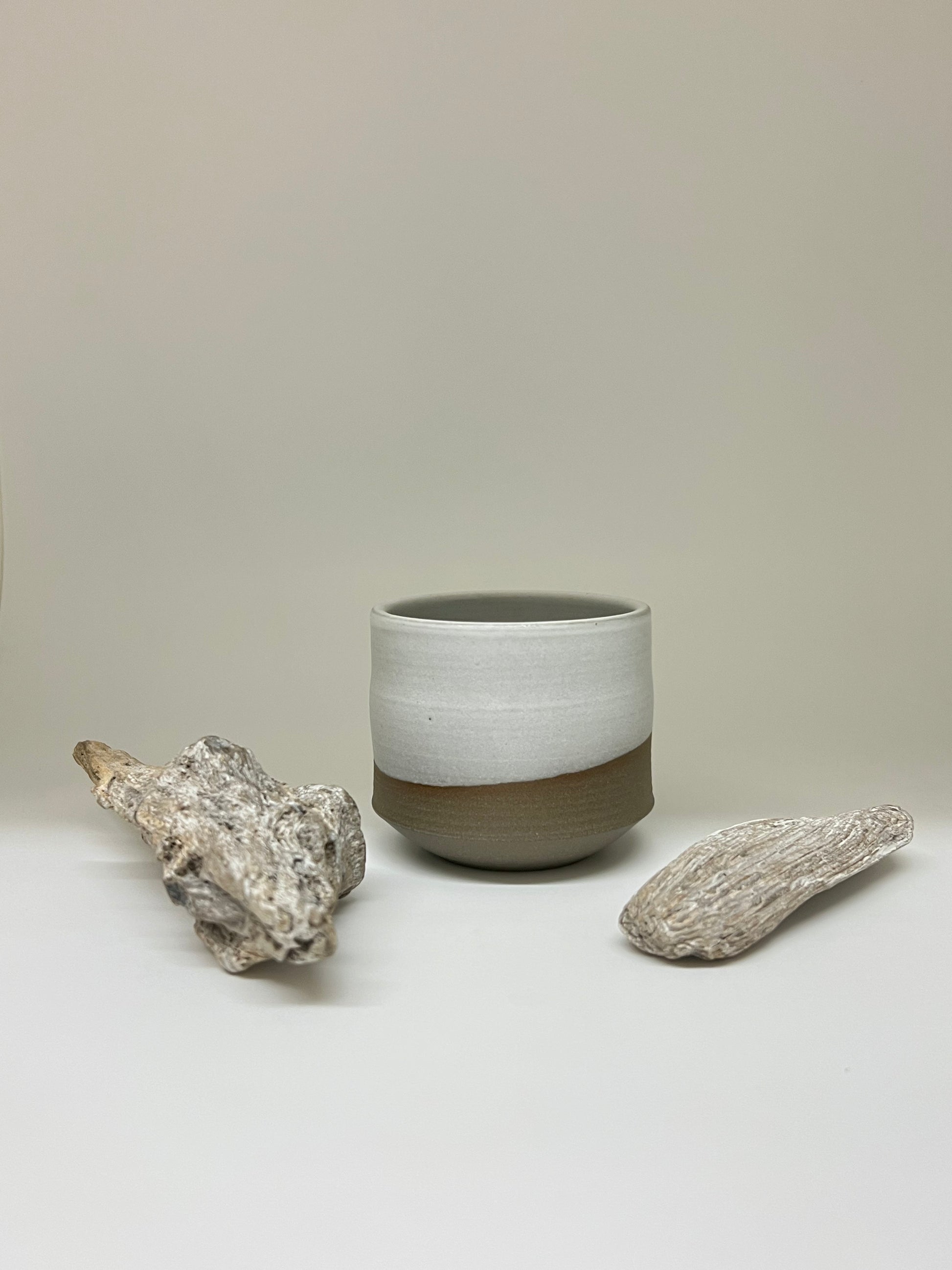 Gobelet grand en céramique 4 oz Gris rocher  Kamouraska A&J MétissageGobelet en céramique 4 oz Sable  Kamouraska A&J Métissage