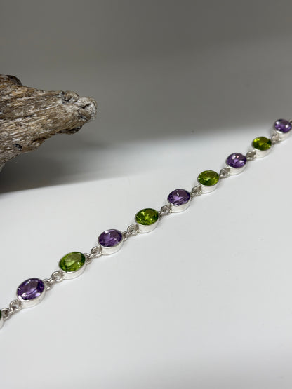 Bracelet Artisanal Gourmette Argent 925 - Péridot et Améthyste Fait par des Artisans de l’Indonésie Bracelet Artisanal Gourmette