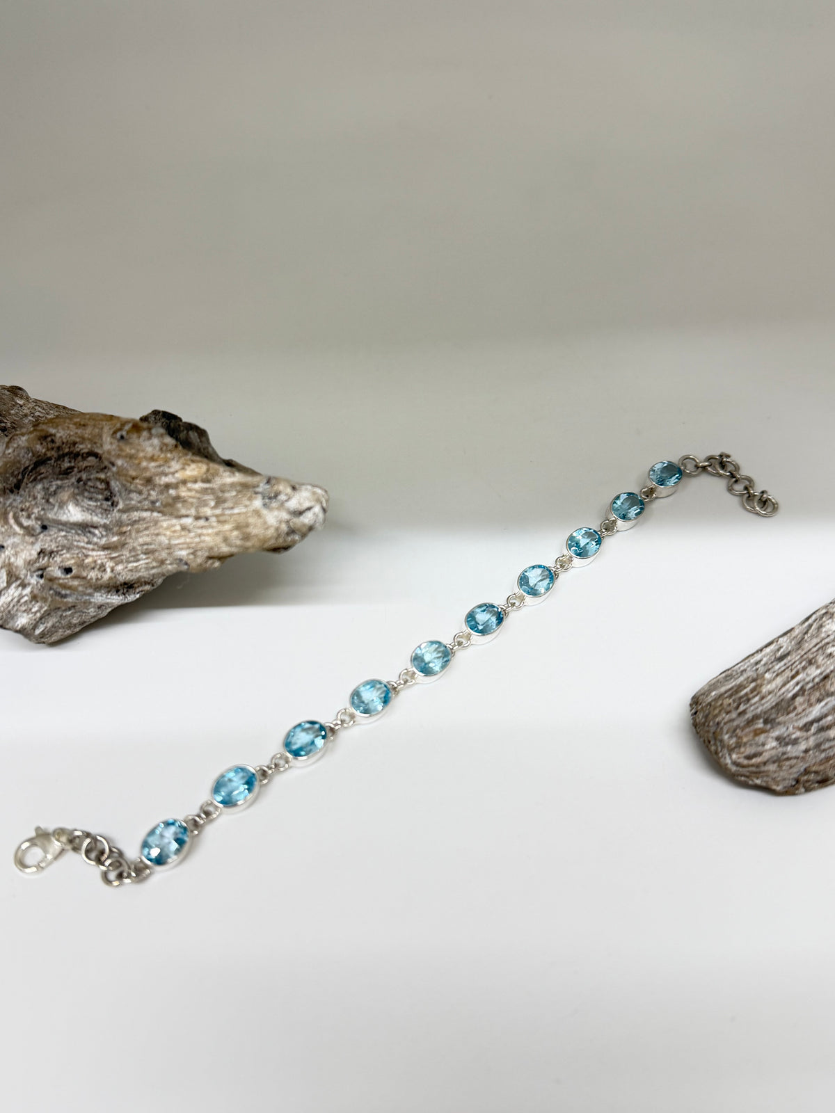 Bracelet Artisanal Gourmette Argent 925 - Topaz bleu Fait par des Artisans de l’Indonésie Bracelet Artisanal Gourmette