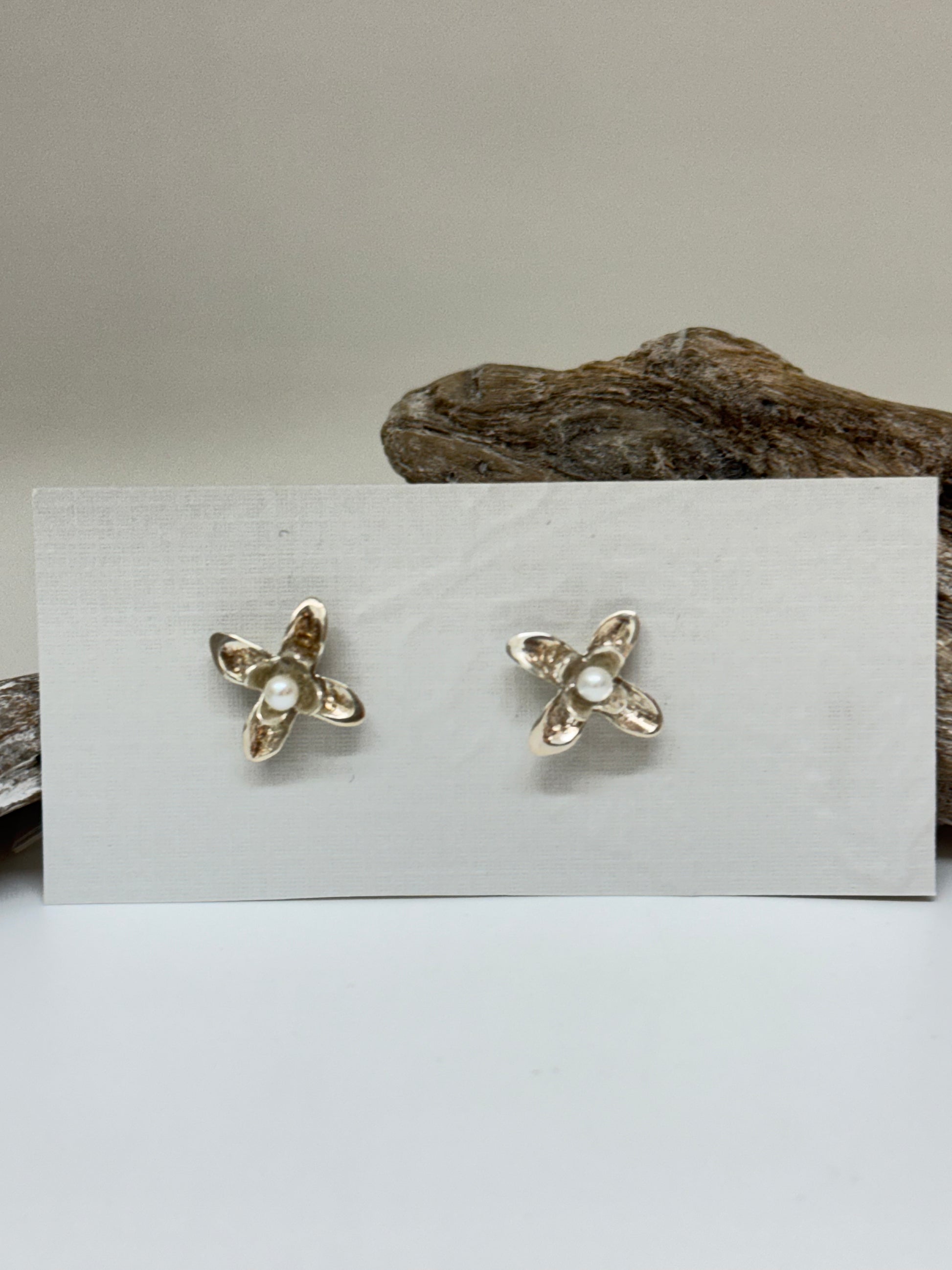 Boucles d’oreilles Lilas commun Amulette par Bénédite Séguin LC-BoF-B