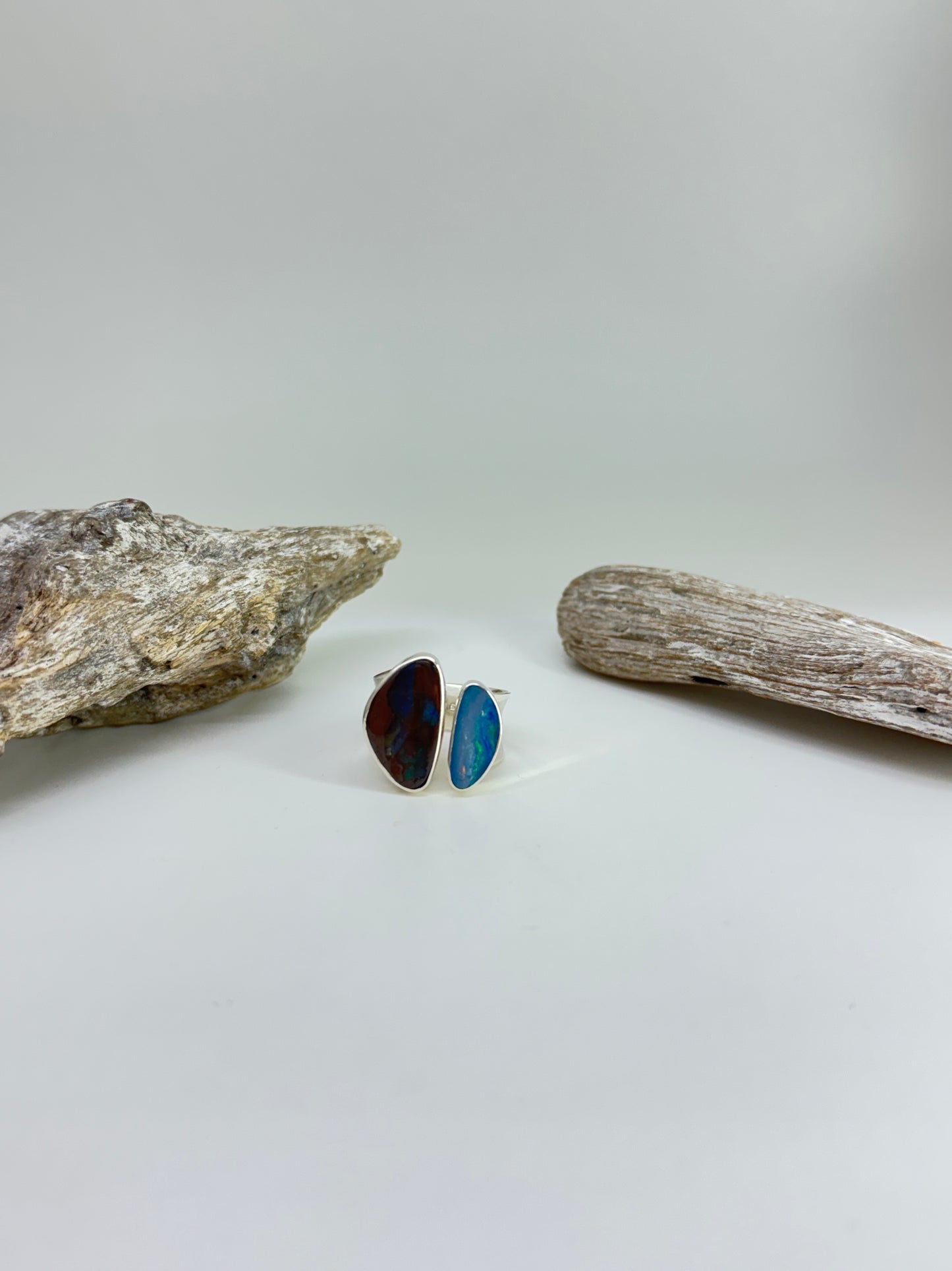 Bague Argent 925 Opal de feu et Roche mère Dessiné par Carole Morand de Montréal Opal