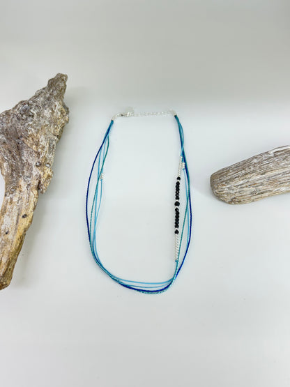 Collier Argent 925 Fils bleu et cristaux Fabriqué à la main à Paris en France Clio Blue Collier Fils bleu et Cristaux BR4249BLE/NO