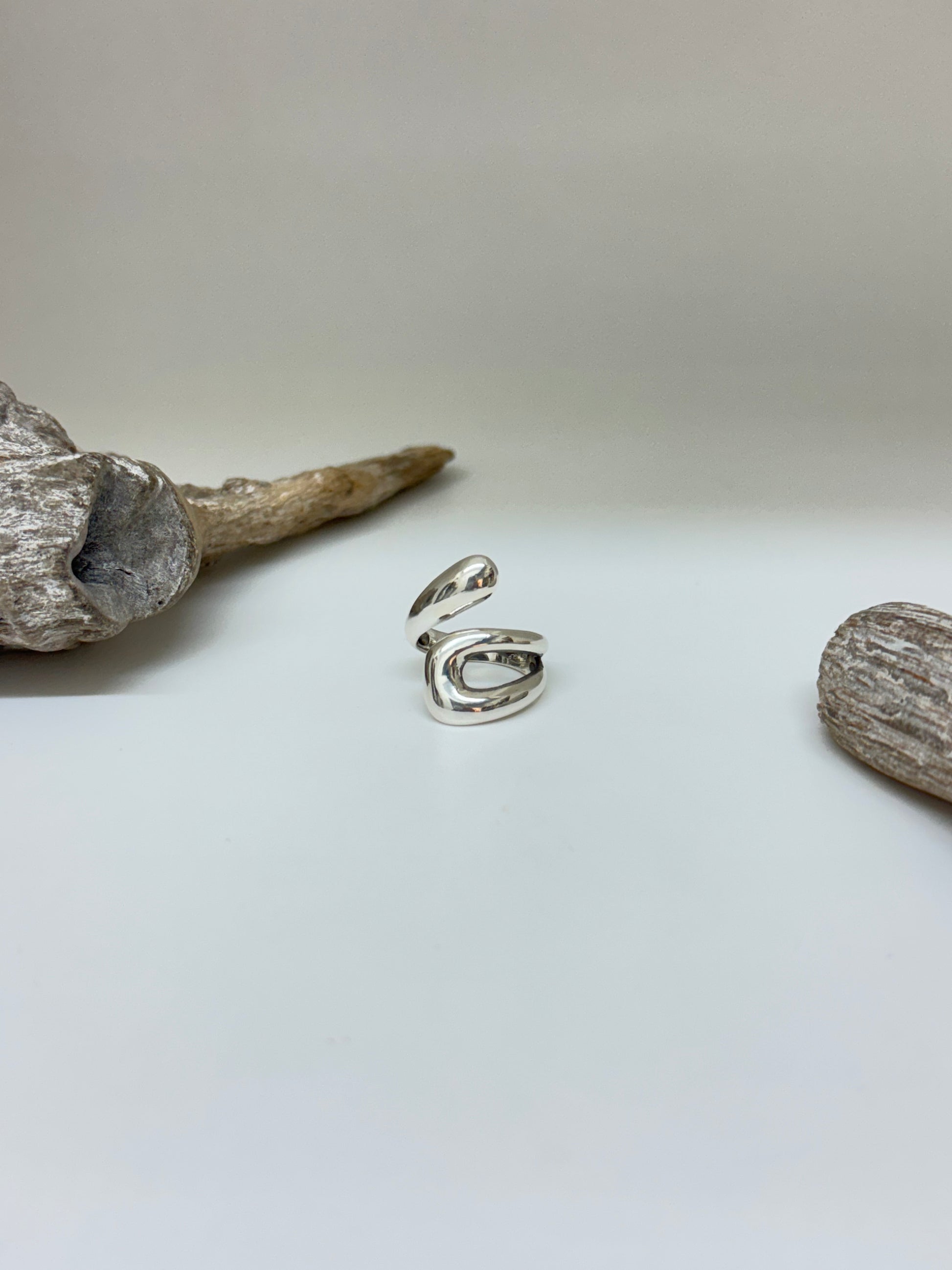 Bague Entrecroisement Argent 925 Dessiné par Artisans Thaïlande R1407