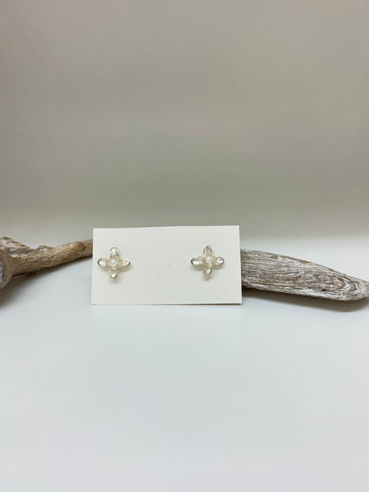 Boucles d’oreilles longues Lilas commun Amulette par Bénédite Séguin H-T-BoF