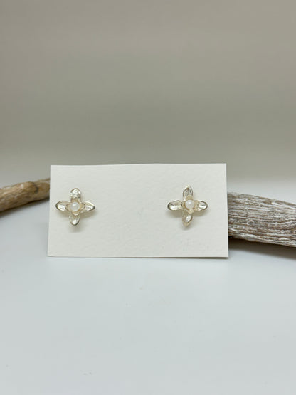 Boucles d’oreilles longues Lilas commun Amulette par Bénédite Séguin H-T-BoF
