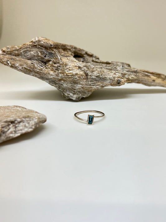 Bague Topaz bleu et argent 925 recyclé Fait main en Outaouais  W Jewellery