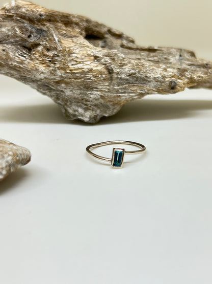 Bague Topaz bleu et argent 925 recyclé Fait main en Outaouais  W Jewellery