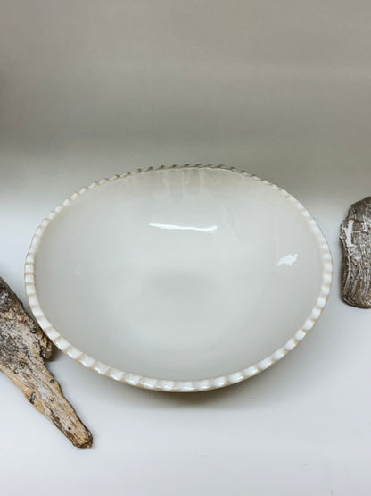 Small lace Bowl Porcelaine Trudy Crane Tournée à la main à Montréal Looks like white Small lace Bowl