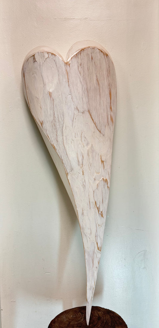 Coeur blanc grand fait de bois recyclé Fait main à Cap Santé Bertrand Massé Artiste