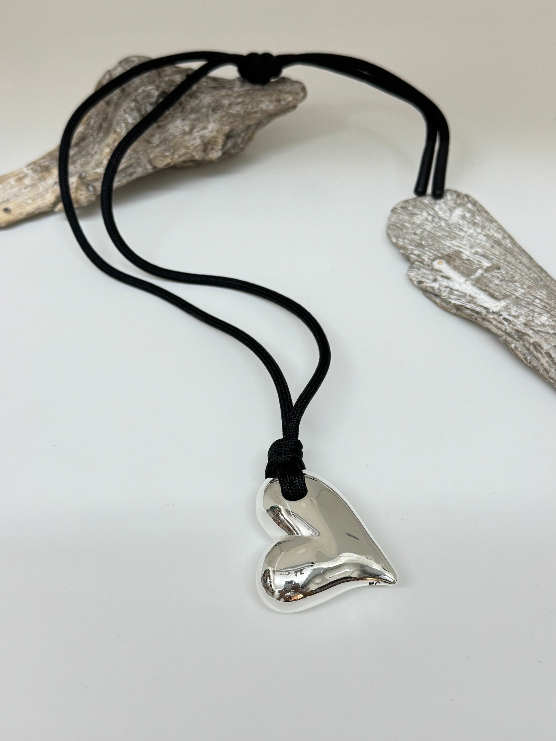 Art heart on a string necklace Silver Jenny Bird Ontario Jenny Bird Collier Art Heart JB1344-BLK