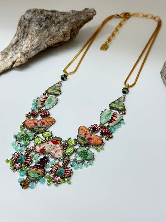 Collier Ayala Bar Big Glassy, parure Jardin de fleurs AyalaBar fabriquée au Moyen Orient R3570