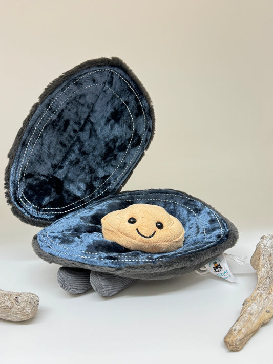 Michelle la Palourde, peluche dessinée à Londres Jellycat Londres A4MSL