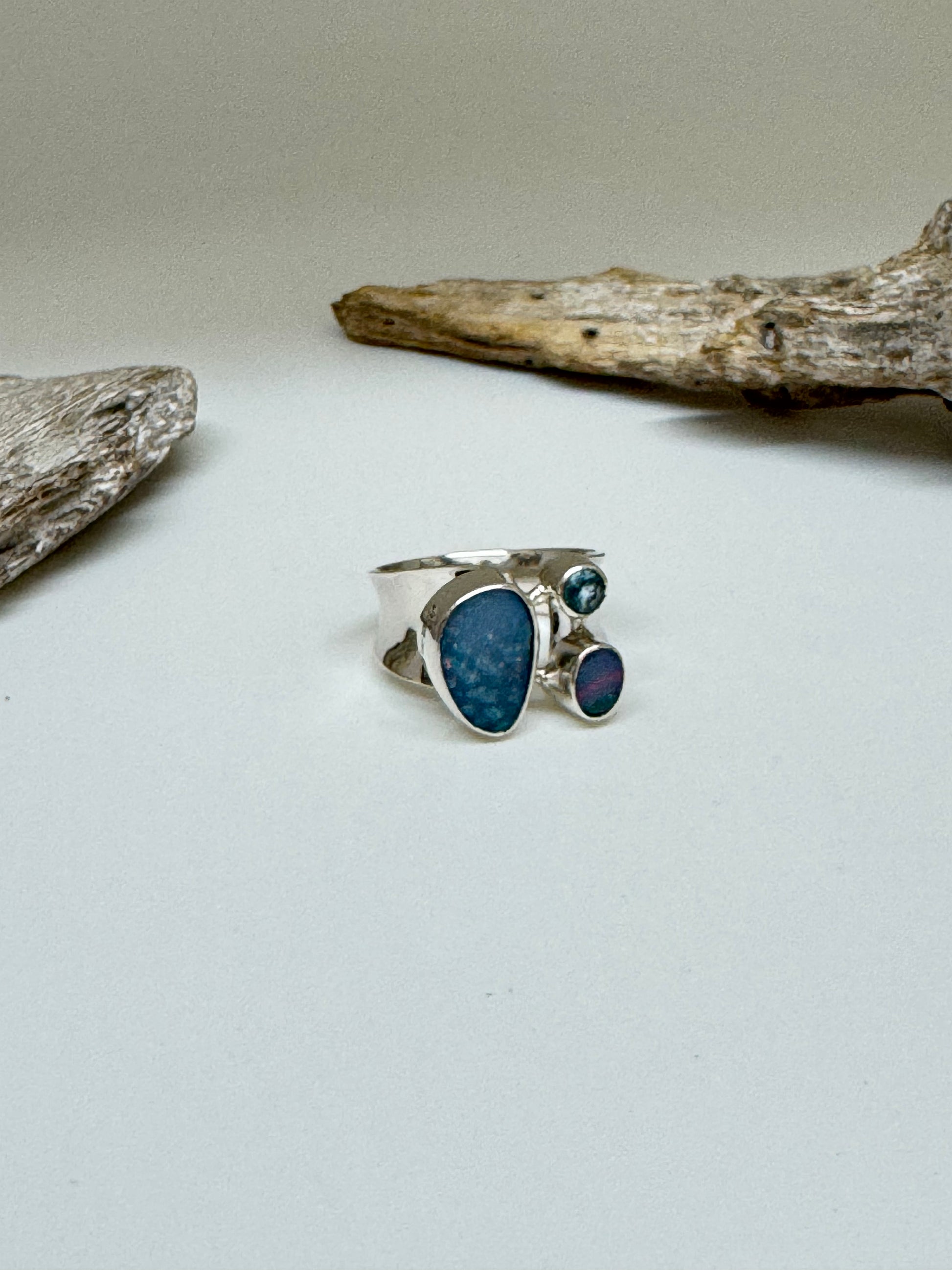 Bague Argent 925 deux Opal de feu et topaz bleu Dessiné par Carole Morand de Montréal Opal de feu