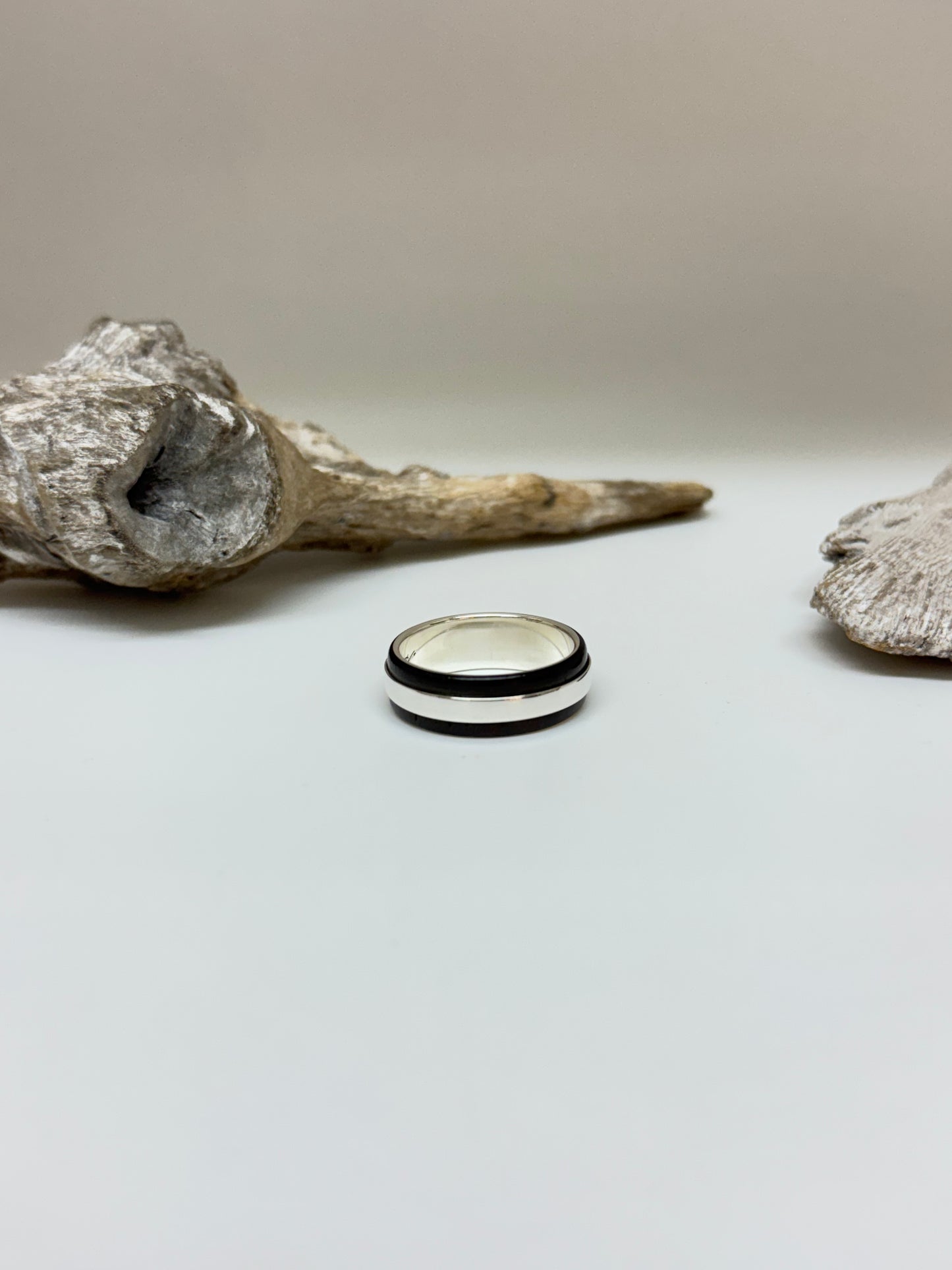 Bague B12 8mm Bois et Argent 925 Fait à Kamouraska Pierre Brouillette bijoux BA12