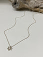 Collier Flower pendant fait au Canada Hilary Druxman 28N1.5