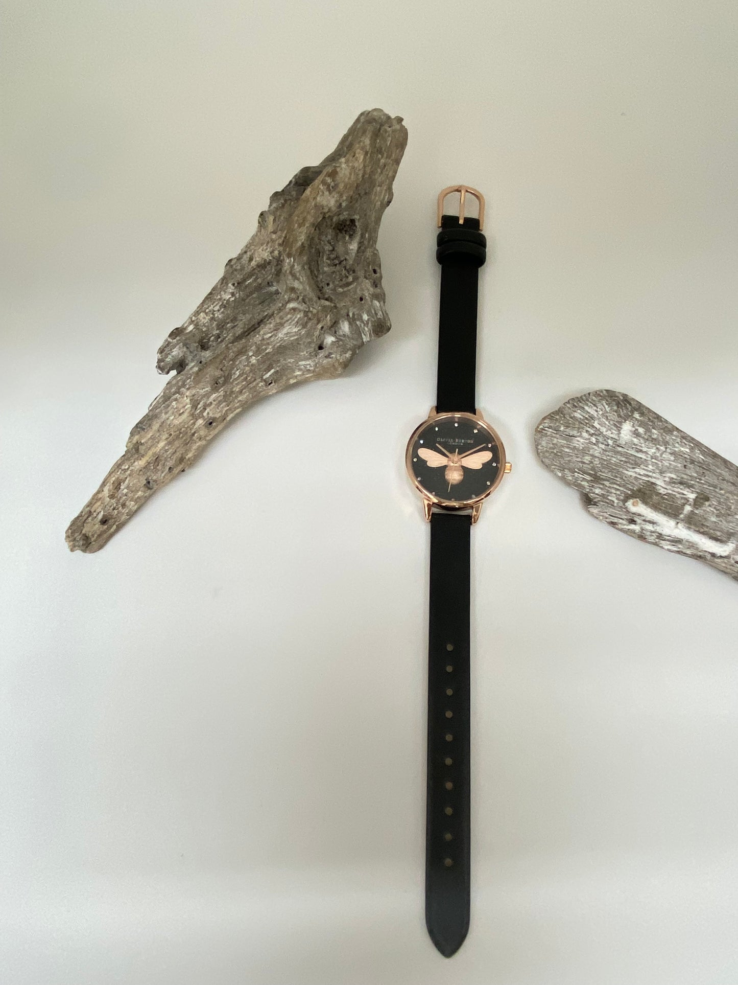 Montre  Lucky bee 28 mm Dessiné à Londres Olivia Burton OB16FB13