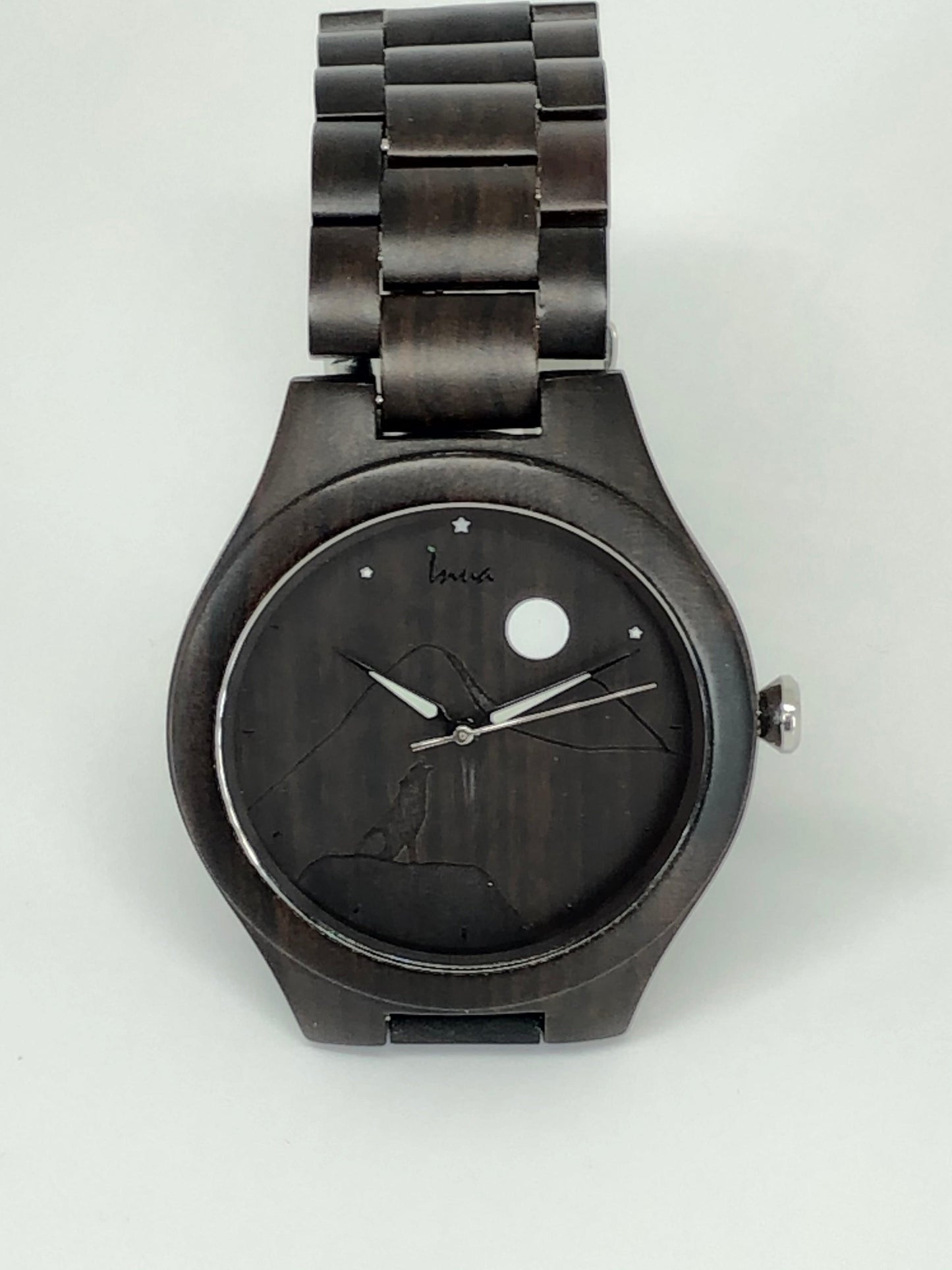 Montre Wolf at Night en Bois Dessinée au Québec Inua