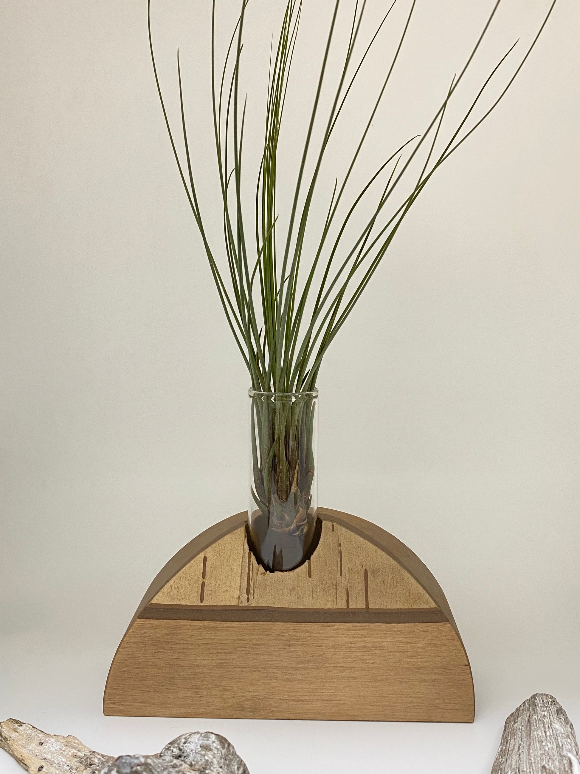 Vase en bois Fait main au Québec Noir & Bois