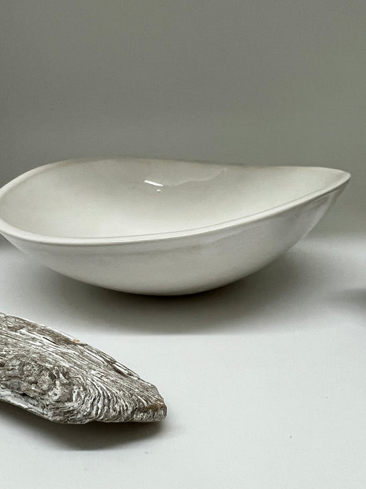 Bol à soupe bord de vague Porcelaine Trudy Crane Tournée à la main à Montréal Looks like white 
