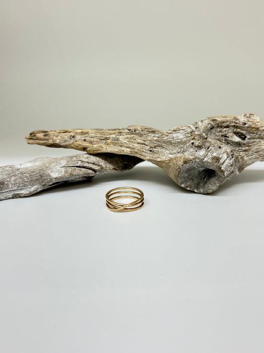 Bague entrelacée Or 14 carats recyclé Fait main en Outaouais  W Jewellery