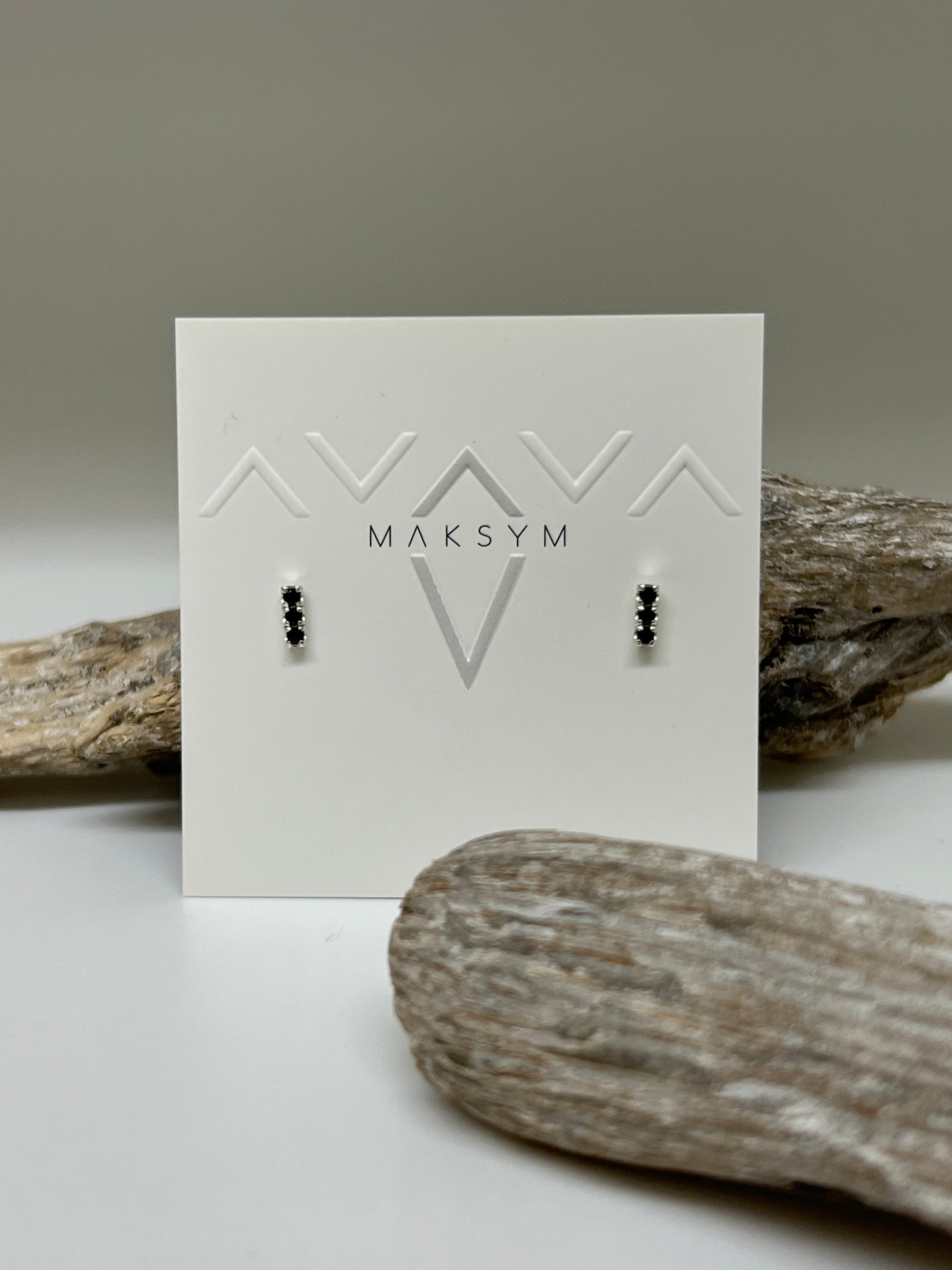 Boucles d'oreilles barres + 3 spinelles noir // Argent Fait main à Montréal Maksym 