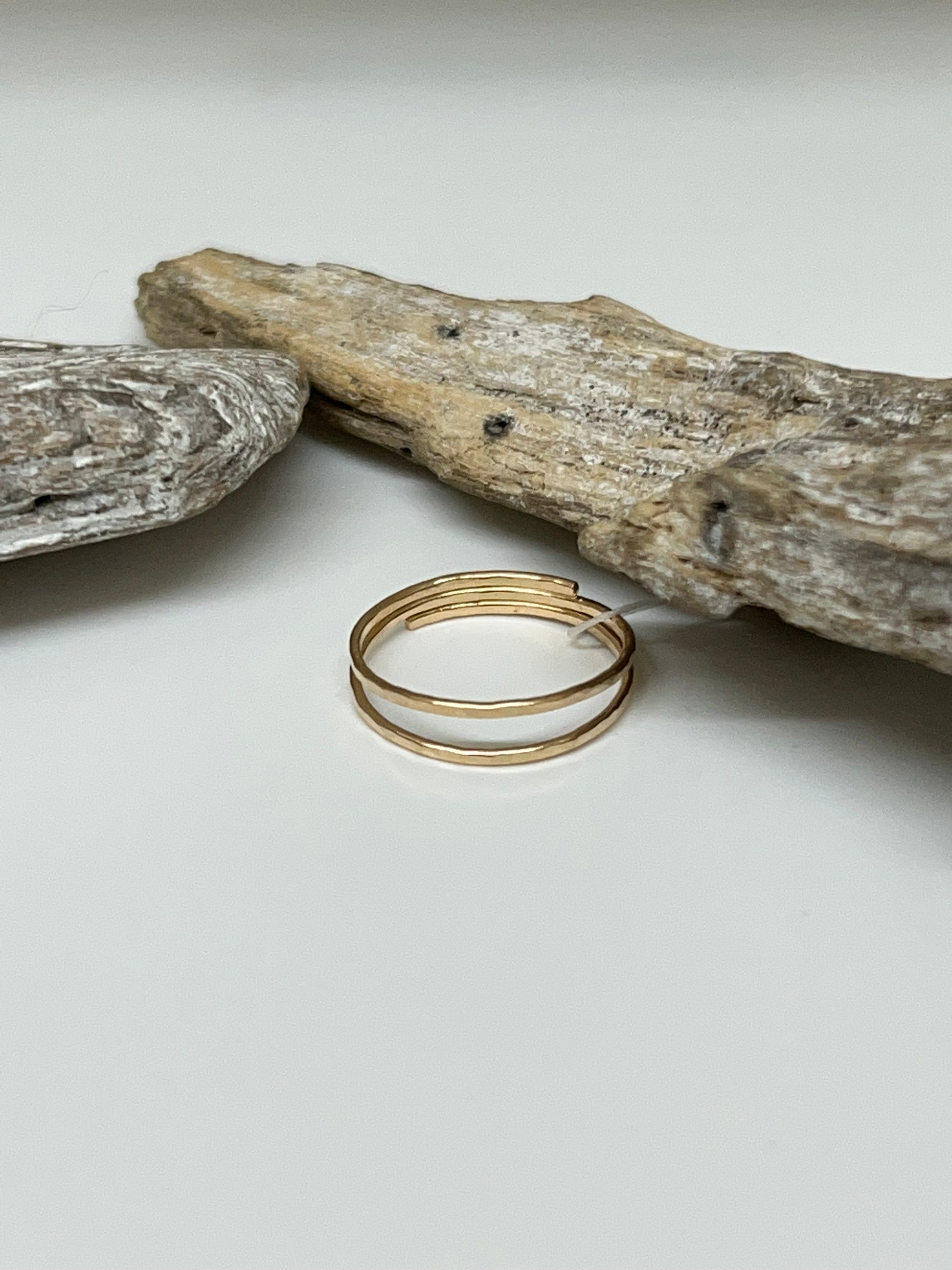 Bague double martelée // Or rempli 14K badj