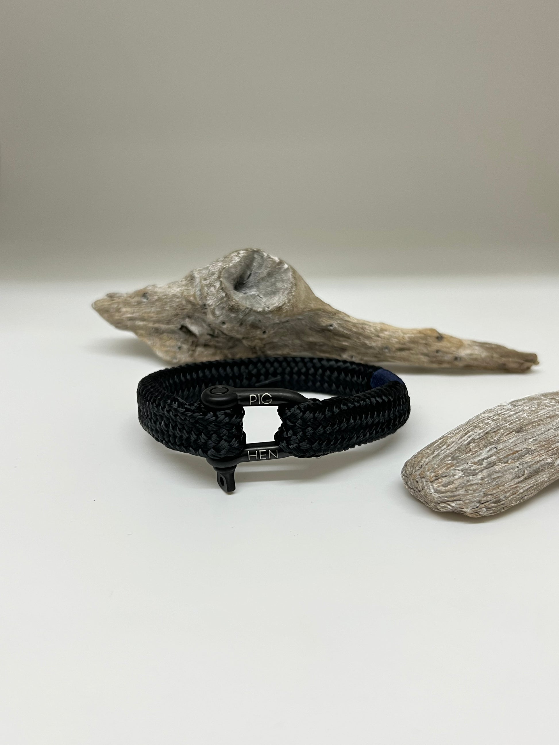 Bracelet Gorgeous Georges, Navy - Noir Amsterdam, Pig&Hen Gorgeous Georges