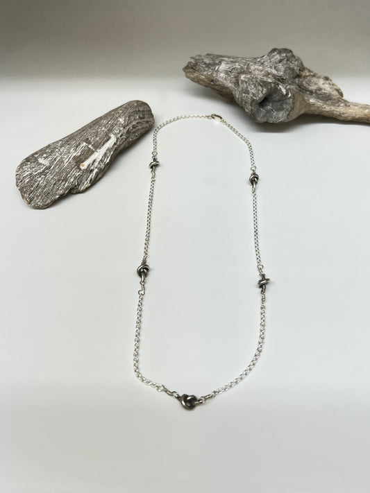 Collier Noeud fait au Canada Hilary Druxman 60n1.3