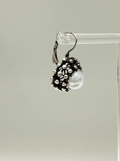 Boucles d'oreille Gala Zamac dessinée à Montréal