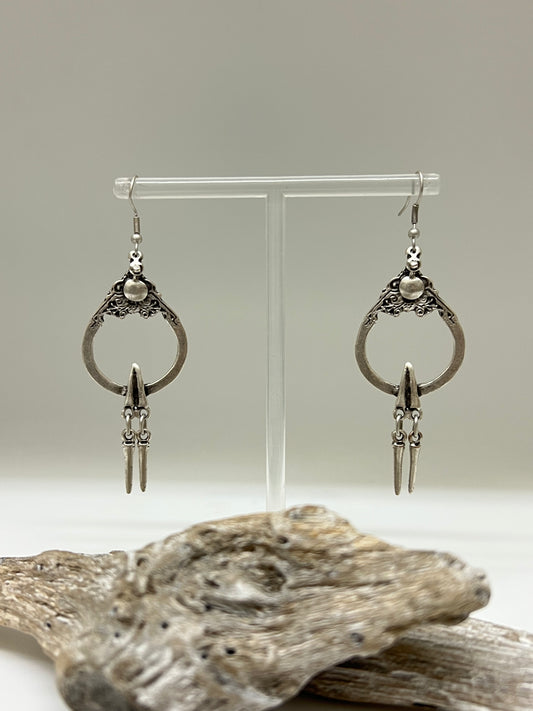Boucles d'oreille Laylah Zamac dessinée à Montréal Sazzu ME2192