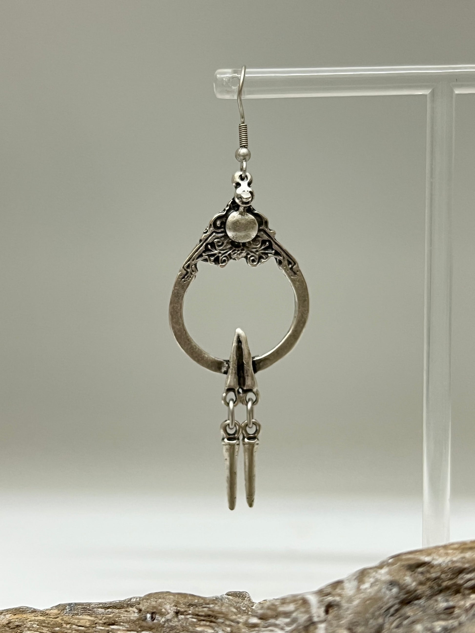 Boucles d'oreille Laylah Zamac dessinée à Montréal Sazzu ME2192