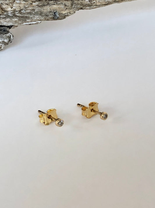 Boucles Solitaire Or 14 carats recyclées Fait en Outaouais W Jewellery WE26SOLI3