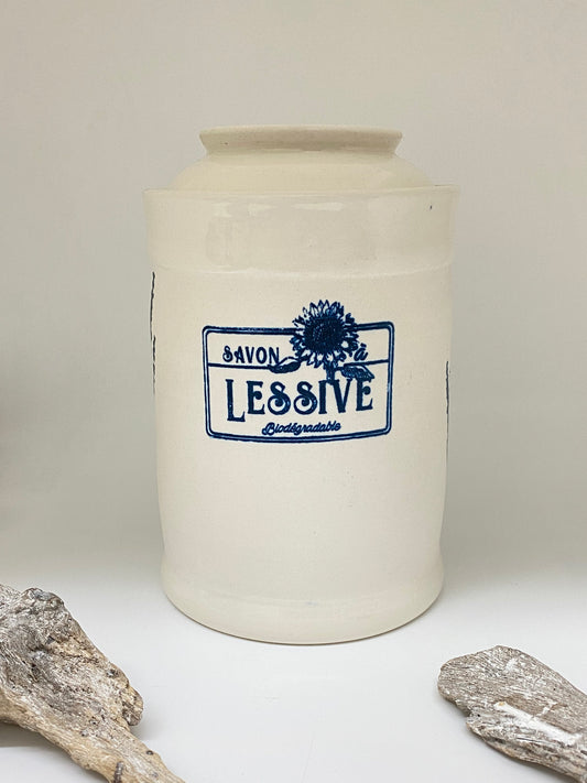 Savon à lessive Zéro Déchet, Pour votre mode de vie zéro déchet ! Boîte en céramique faite à la main, Savon à froid bricolage, inscription française "savon à lessive", fleurs de lavande Recette suggérée de savon à lessive français au verso En porcelaine,