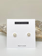 Round stud Earrrings, faites à la main à Winnipeg par Hilary Druxman. 22E2.2